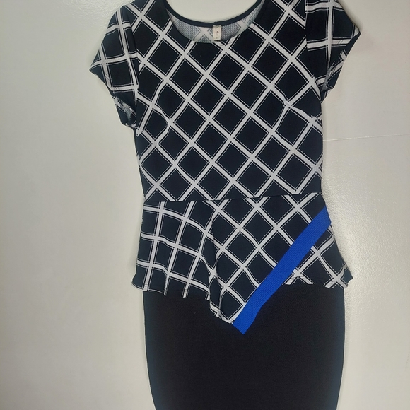 Maru Dresses & Skirts - Maru Womens dress